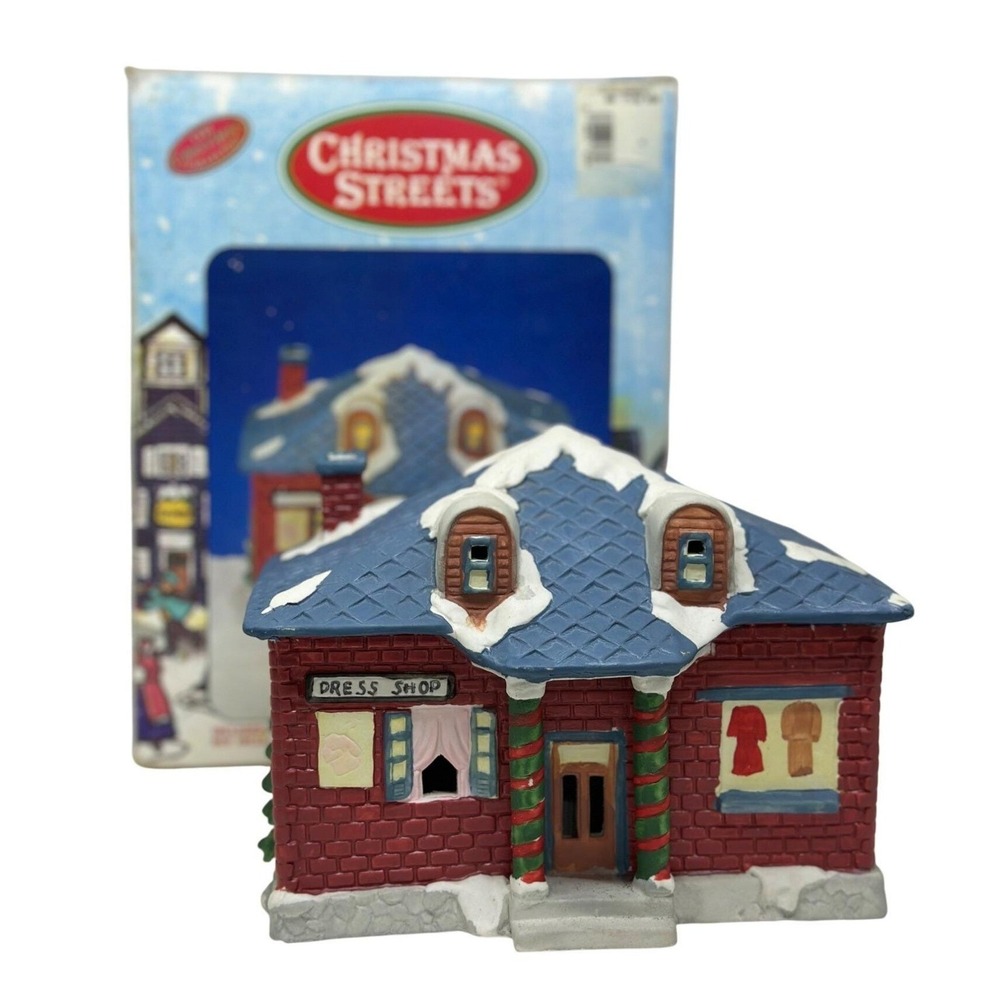 VTG‎ Christmas Streets Illuminated Ceramic Dress Shop Decor Village House 5"x6"